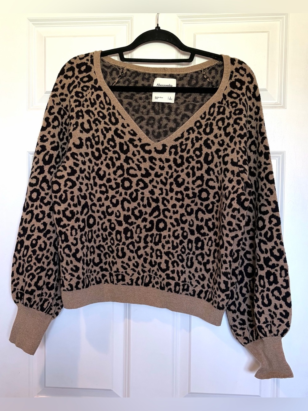 Abercrombie & Fitch Leopard Print Balloon Sleeve Sweater - Size L